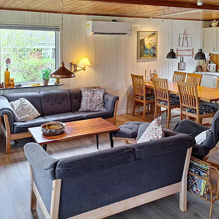 2 Bedroom Lovely In Ferienhaus *